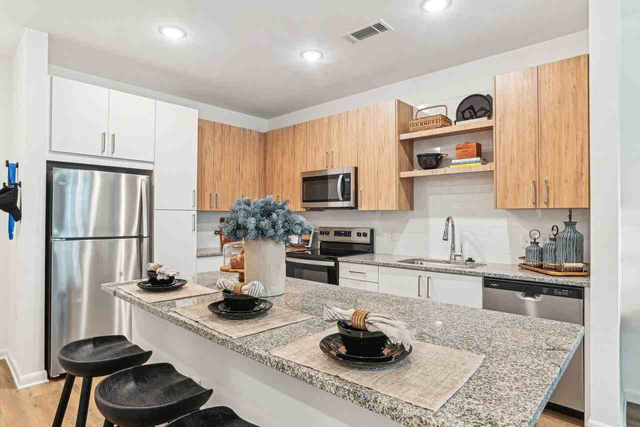 Allora Ashley Park - Photo 6 of 38