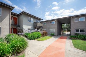 featured image of 975 Boynton Ave