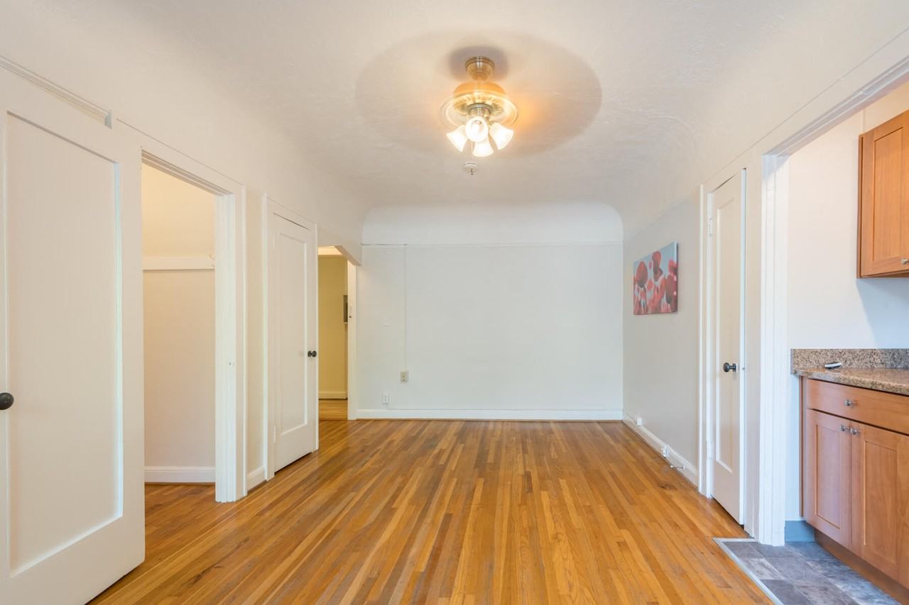 Palladian Apartments - Photo 4 of 36