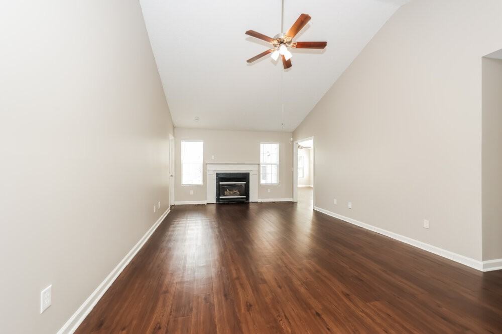 2305 Leighton Way - Photo 4 of 17