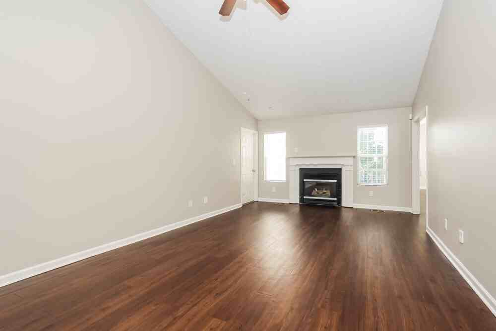 2305 Leighton Way - Photo 5 of 17