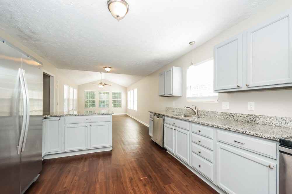 2305 Leighton Way - Photo 7 of 17
