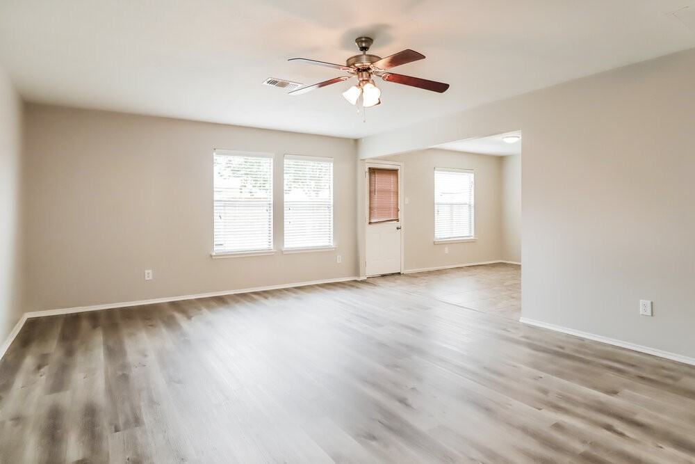 6511 Mccharen Ct - Photo 4 of 17