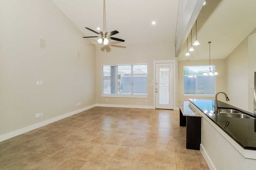 3906 Bogie Way - Photo 5 of 19