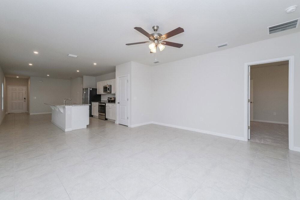 35227 Brienne St - Photo 5 of 19