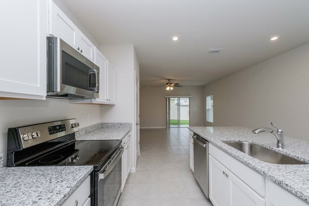 35227 Brienne St - Photo 7 of 19