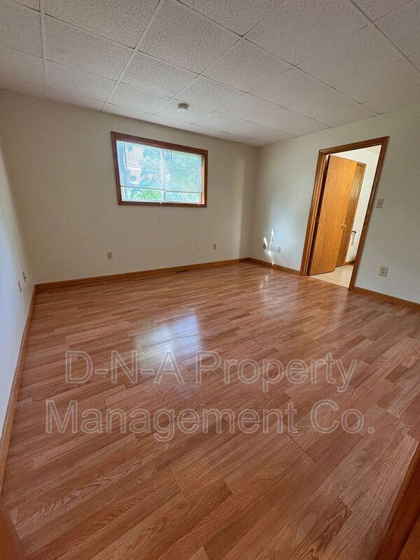 2843 Bartonsville Ave - Photo 5 of 7