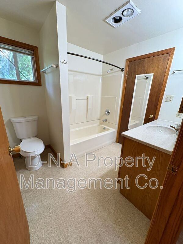 2843 Bartonsville Ave - Photo 7 of 7