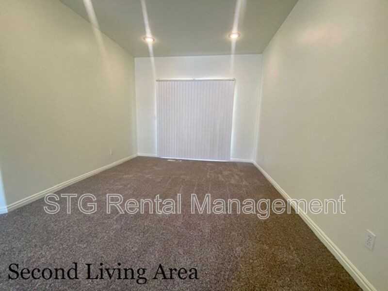 1763 East 4340 South Circle - Photo 5 of 37