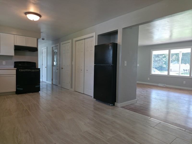 N9616 Mary Dr - Photo 3 of 27
