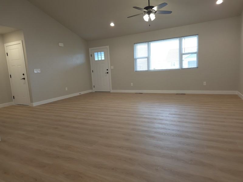 2683 2681/2 Princeton Dr - Photo 2 of 28