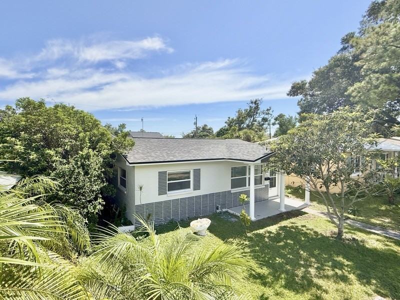 4426 4th Ave N - Photo 4 of 43