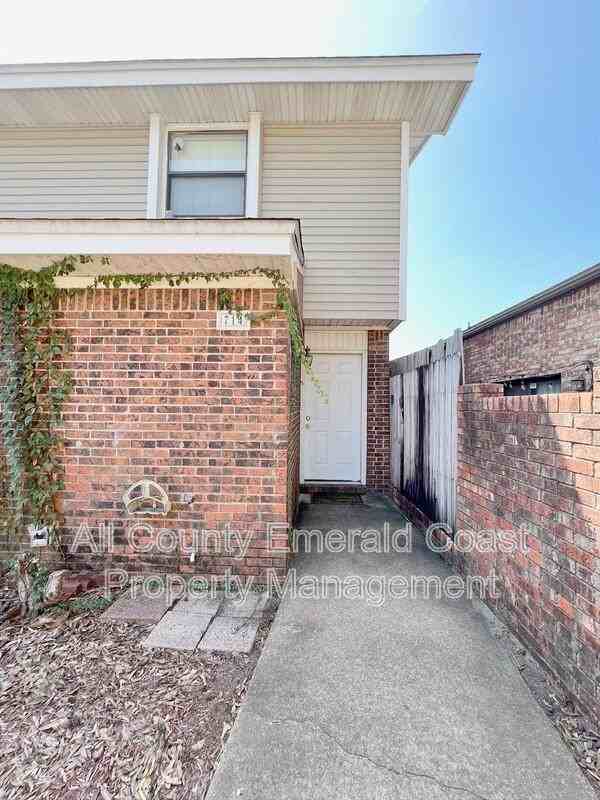 714 Legion Dr #E714 - Photo 2 of 39