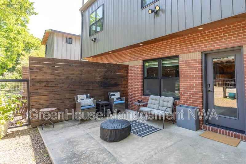 808 S Locust Ave #808LOC - Photo 5 of 35