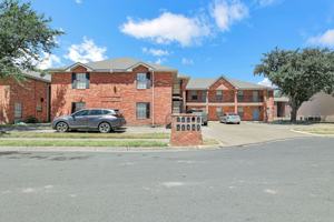 featured image of 4101 4105/4 N 24th Ln