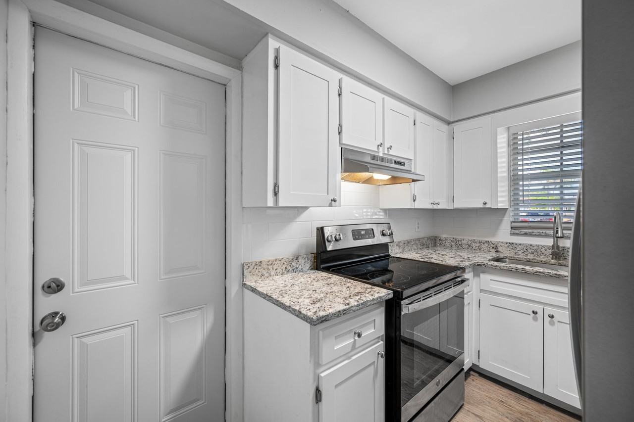 Northcrest Villas - Photo 3 of 46