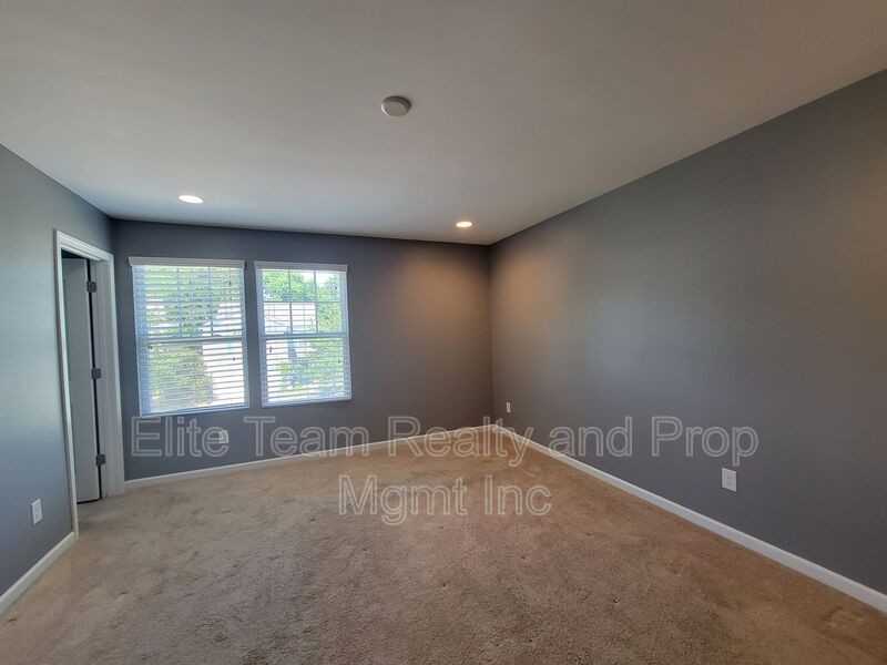 1349 Haestad Ct - Photo 7 of 18