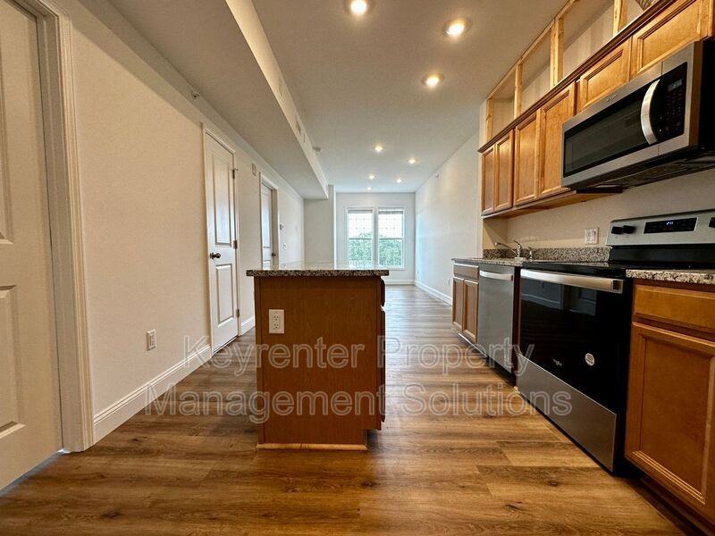 3445 Lee Hwy #307 - Photo 3 of 13