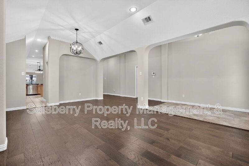 4353 Mountain Crest Dr - Photo 5 of 30