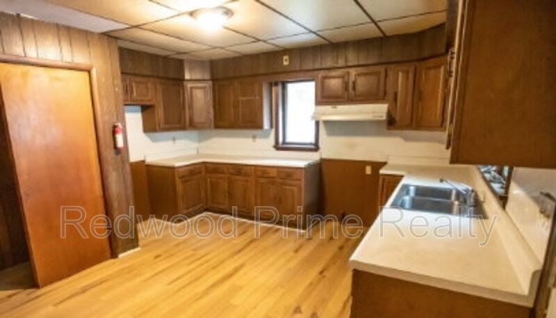 605 Coleman Ave - Photo 2 of 7