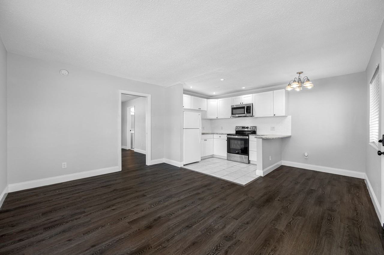 Southern Oaks - Photo 2 of 13