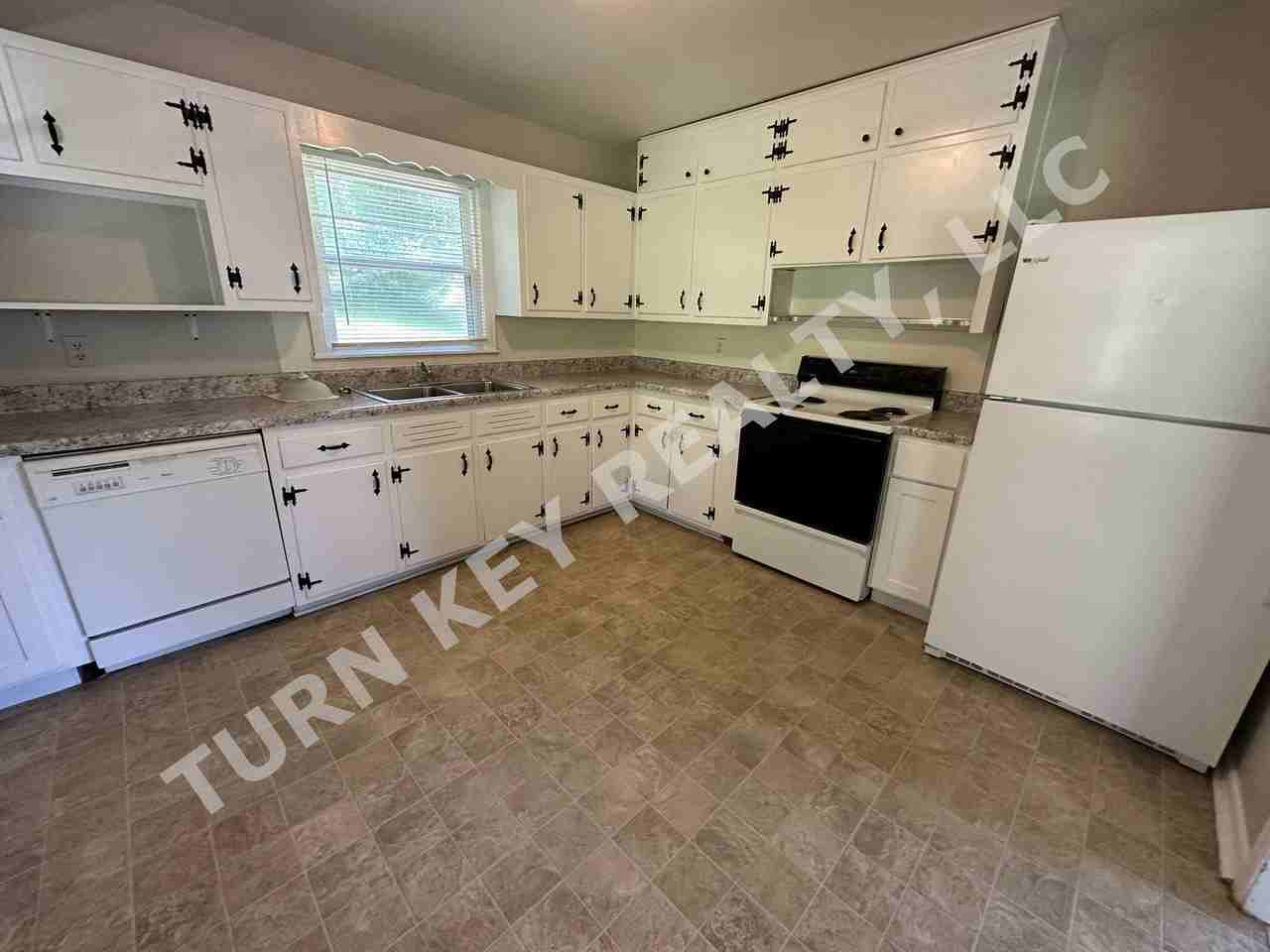 2228 5th St Ne - Photo 2 of 11