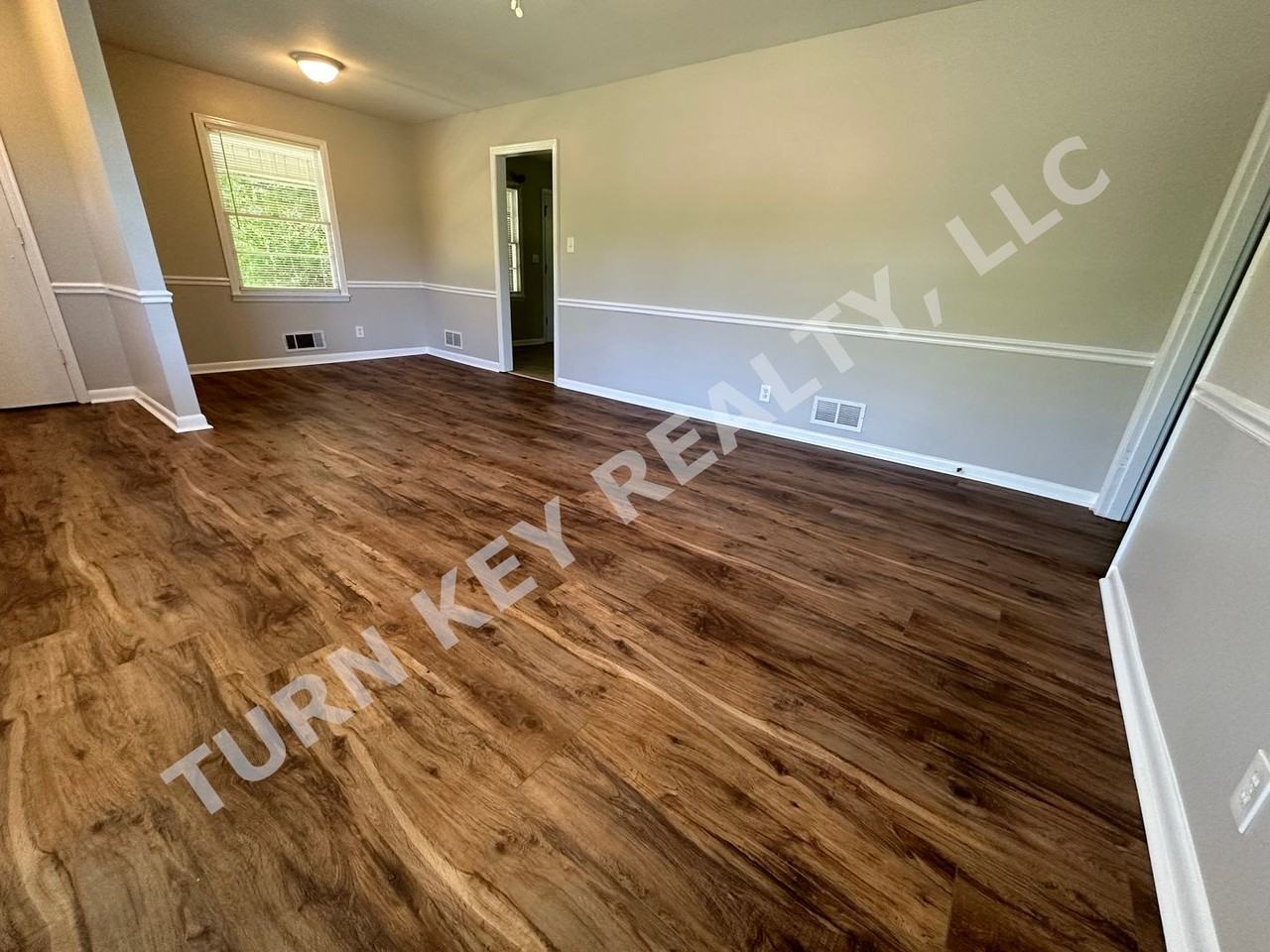 2228 5th St Ne - Photo 3 of 11