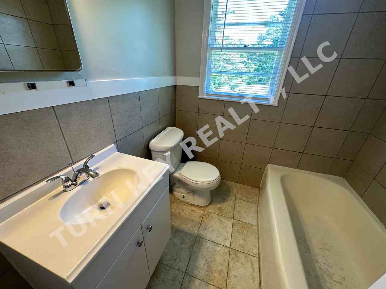 2228 5th St Ne - Photo 5 of 11