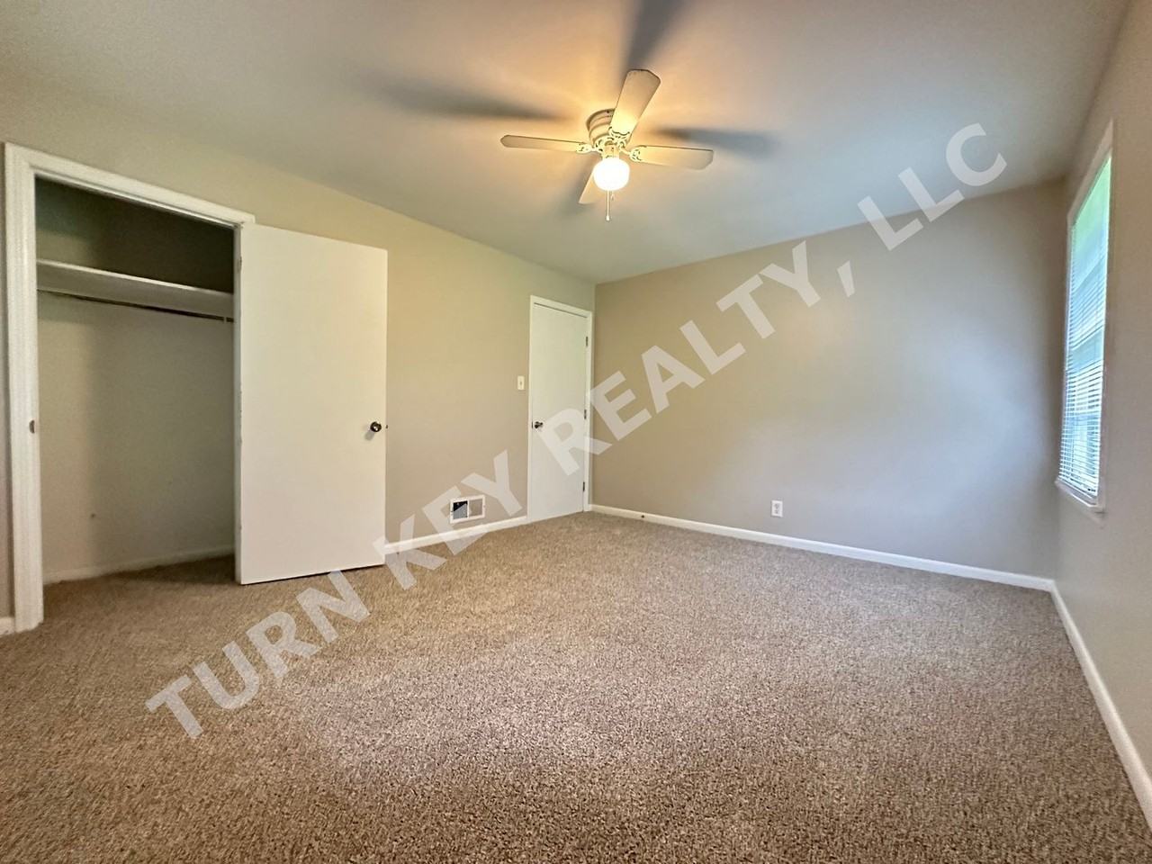 2228 5th St Ne - Photo 7 of 11