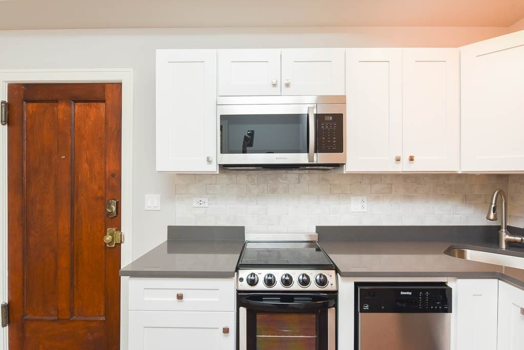 640 W Wrightwood Ave #109 - Photo 4 of 18