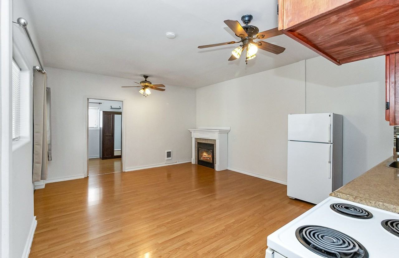 6609 1/2 Elliott Way - Photo 4 of 10