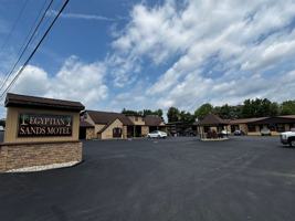 featured image of 2423 Crest St