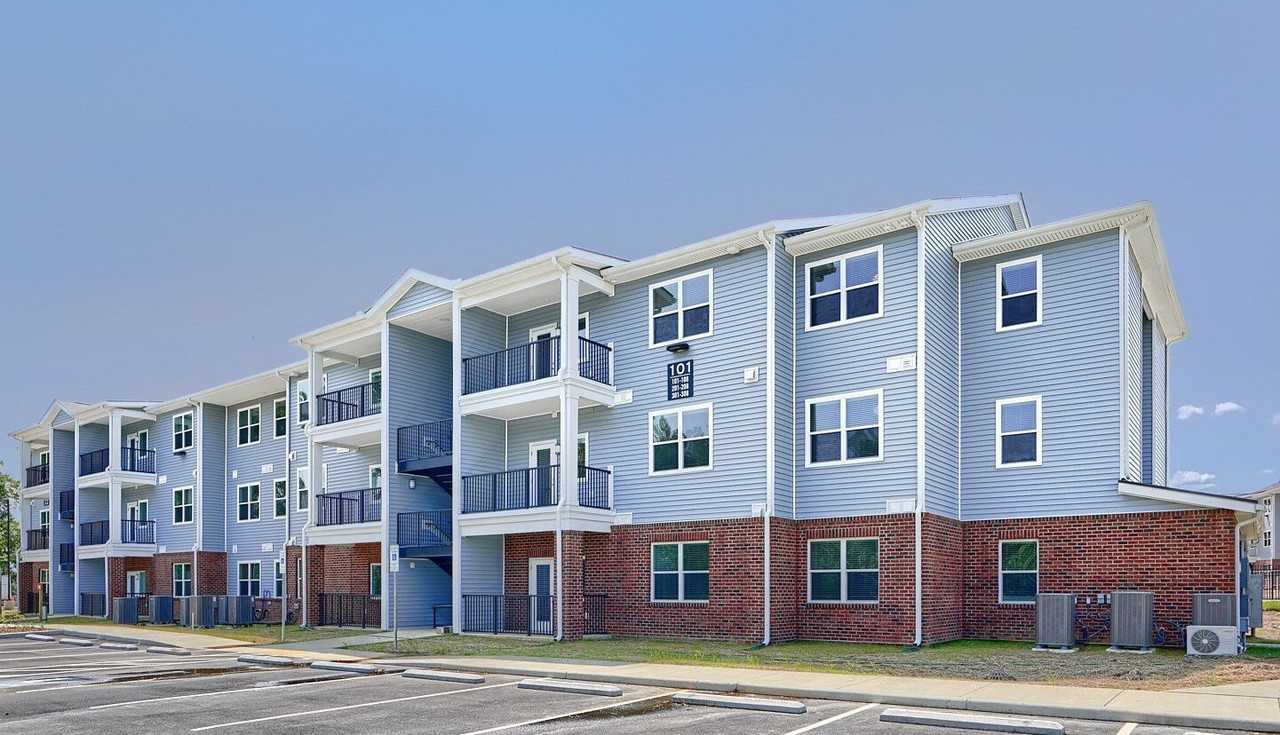 Urbana at Hioaks - Photo 3 of 44