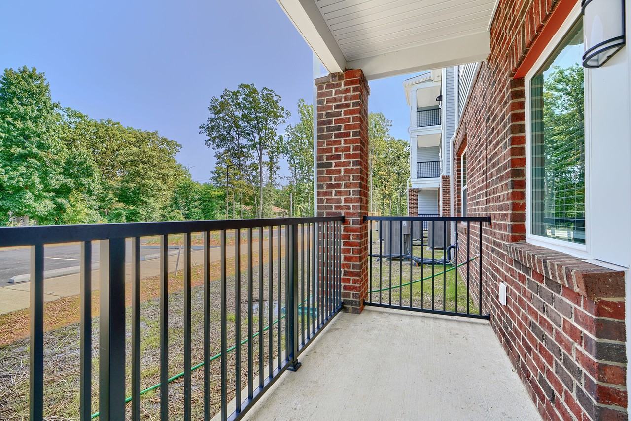 Urbana at Hioaks - Photo 7 of 44