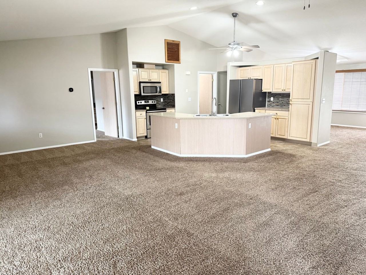 1604 Nw 5th Ave - Photo 2 of 19