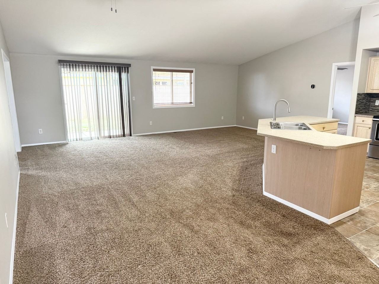 1604 Nw 5th Ave - Photo 3 of 19