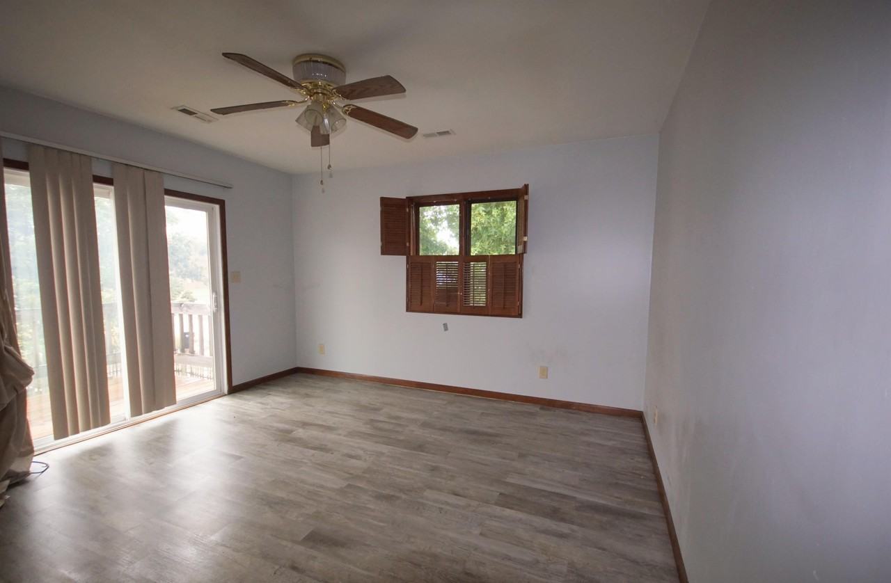 324 Southwest Van Buren Street Unit 2 - Photo 2 of 11