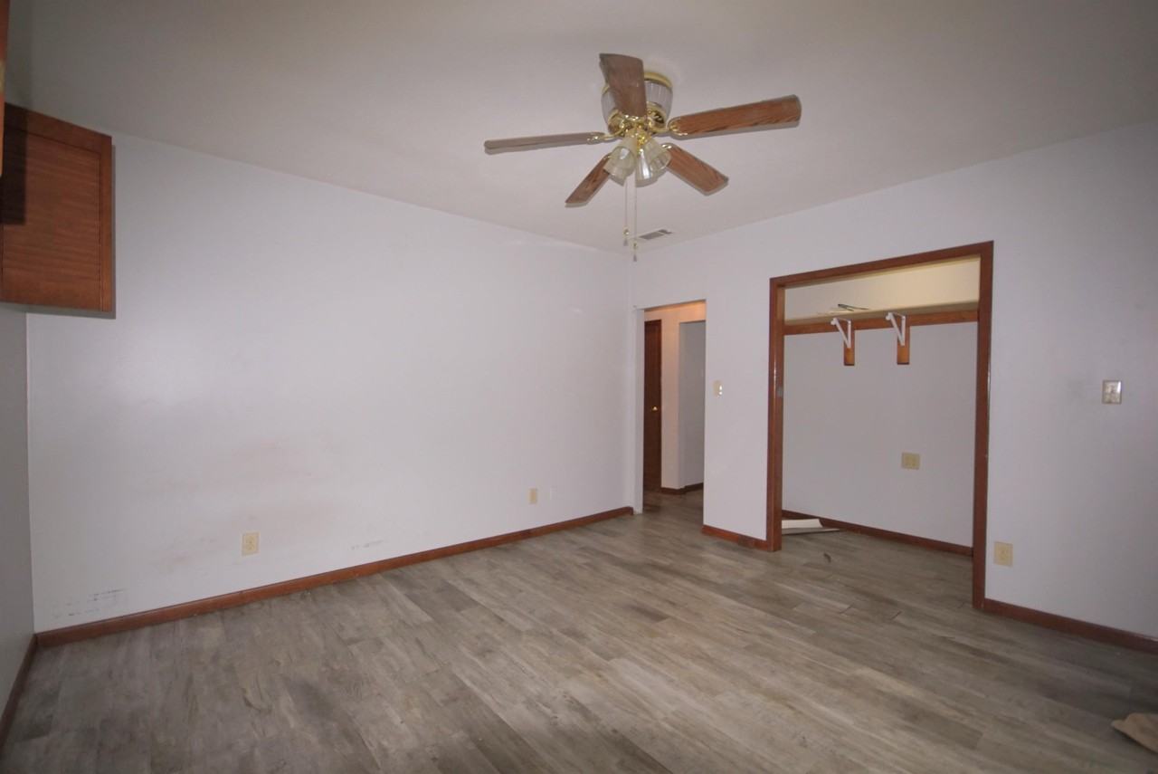 324 Southwest Van Buren Street Unit 2 - Photo 3 of 11