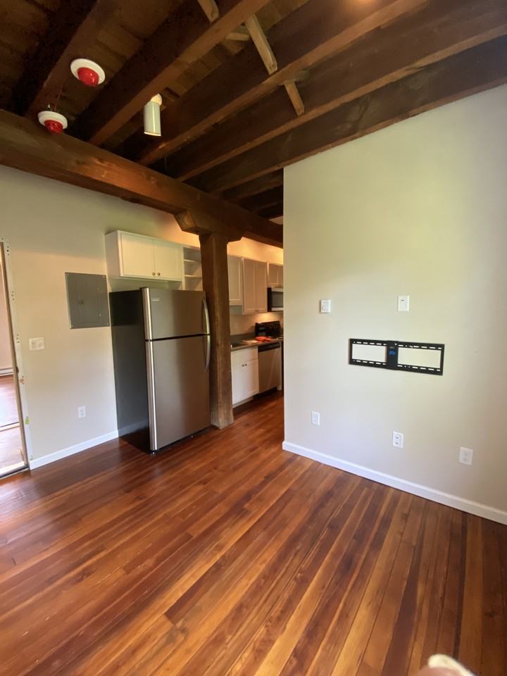 183 MacArthur Ave - Photo 3 of 10