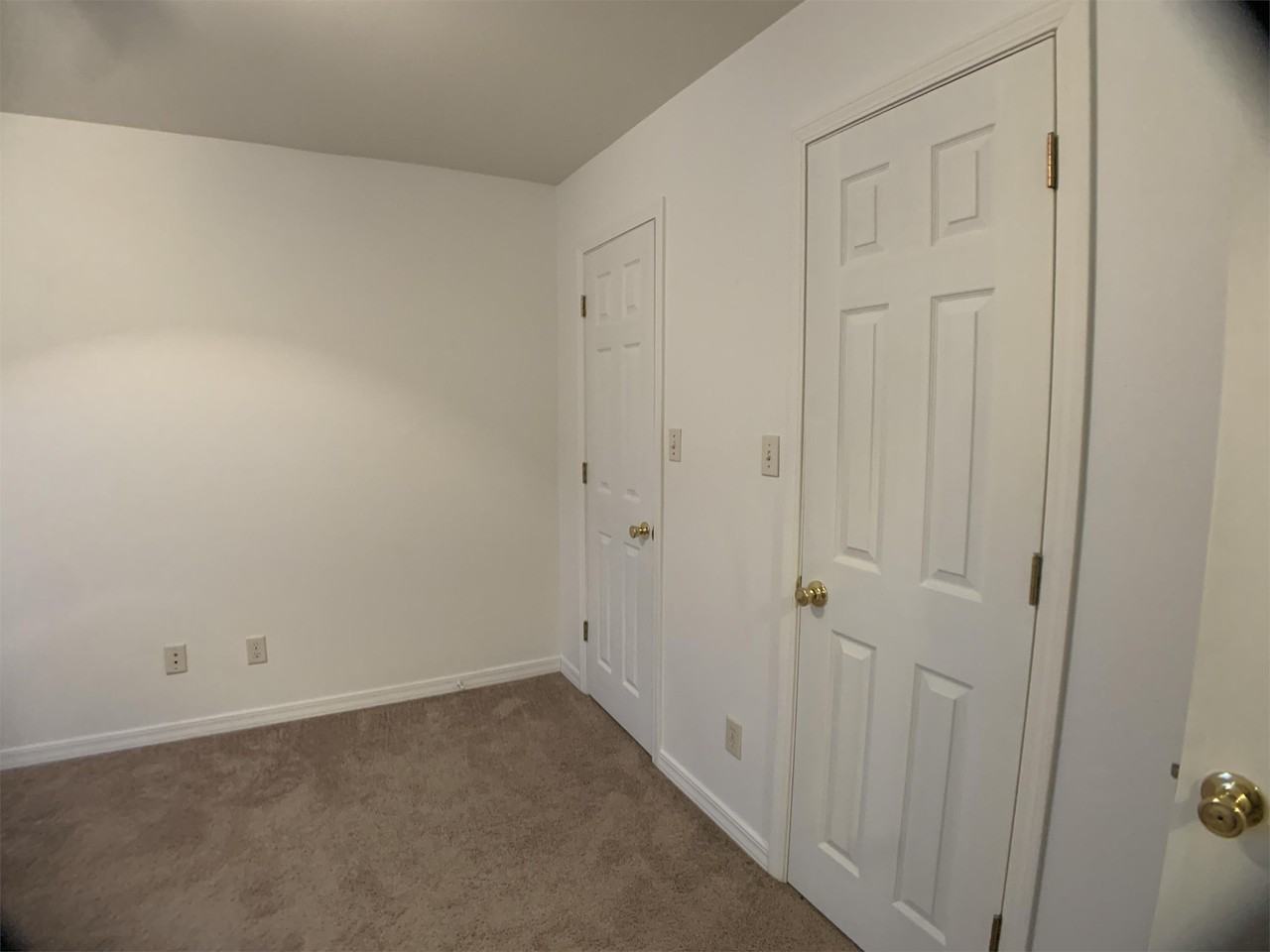 Chateau Apartments - Photo 6 of 50