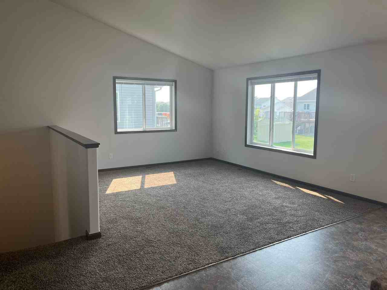 1217 S Beach Way - Photo 3 of 9