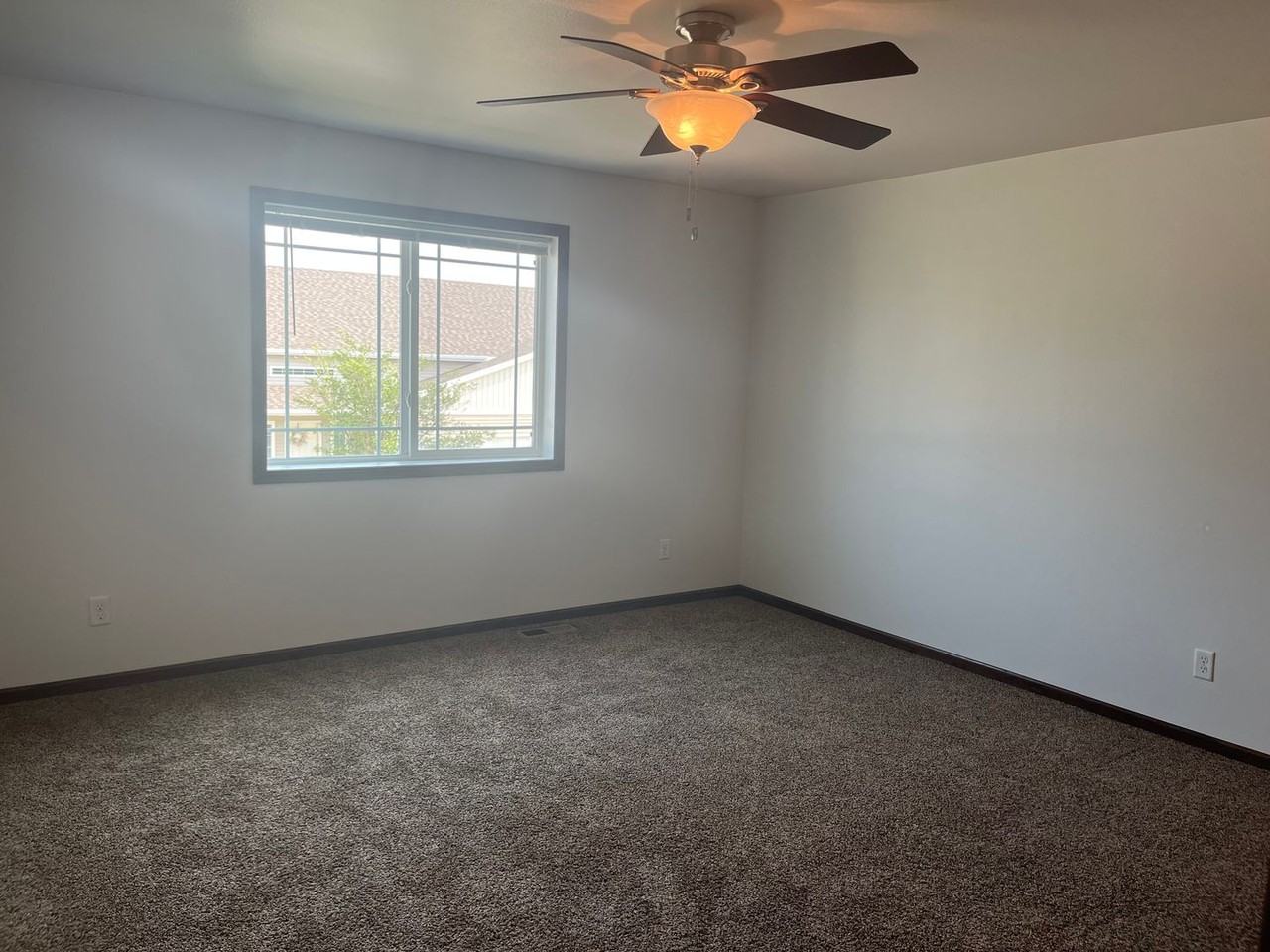 1217 S Beach Way - Photo 5 of 9