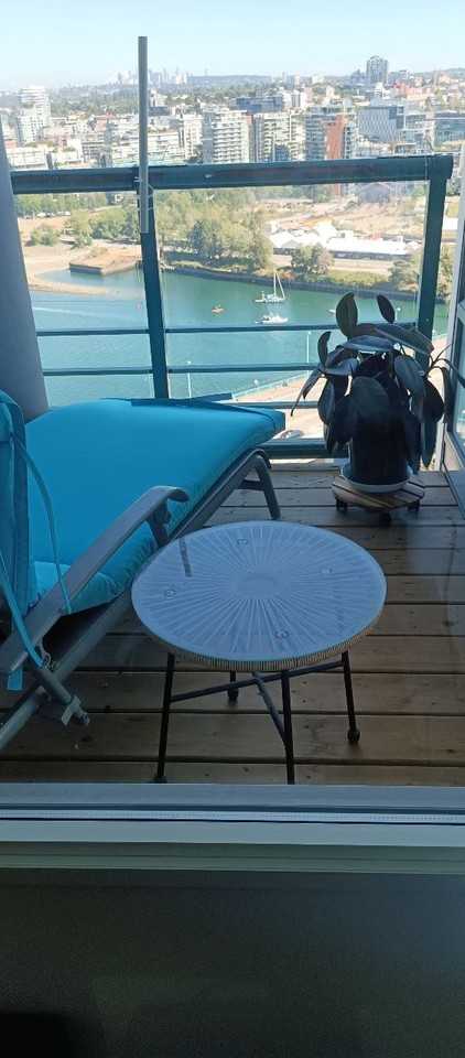 1033 Marinaside Crescent - Photo 11