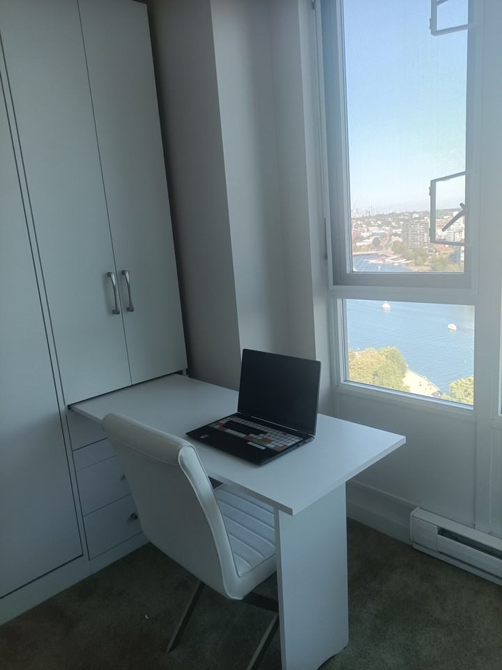 1033 Marinaside Crescent - Photo 14