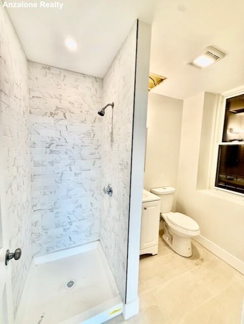 204 Hanover St #2F - Photo 4 of 14