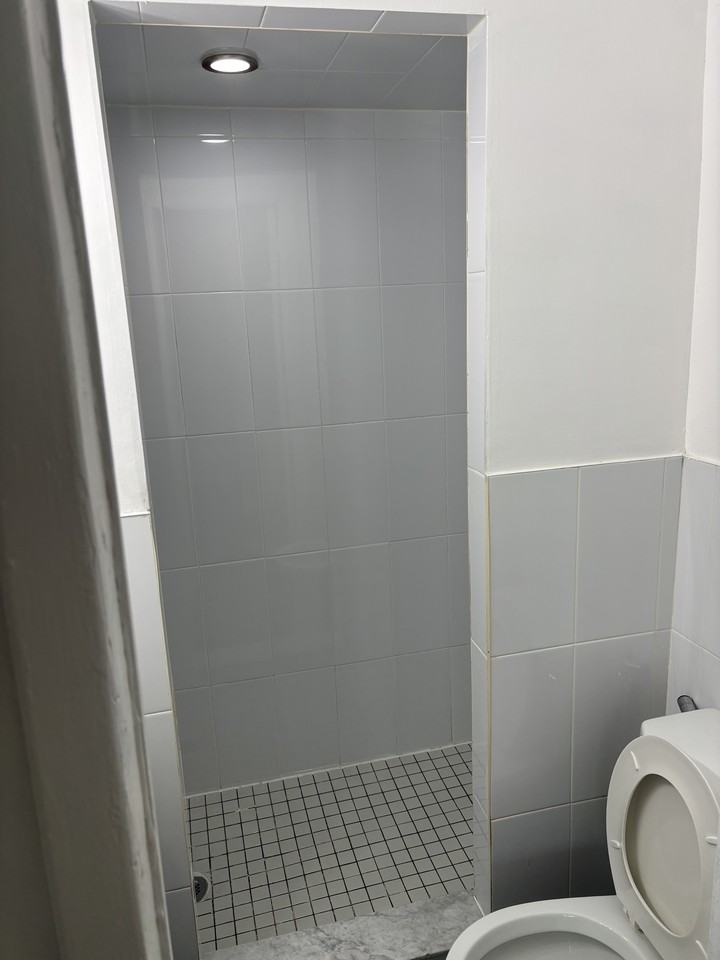 124 Spencer Avenue - Photo 4 of 6