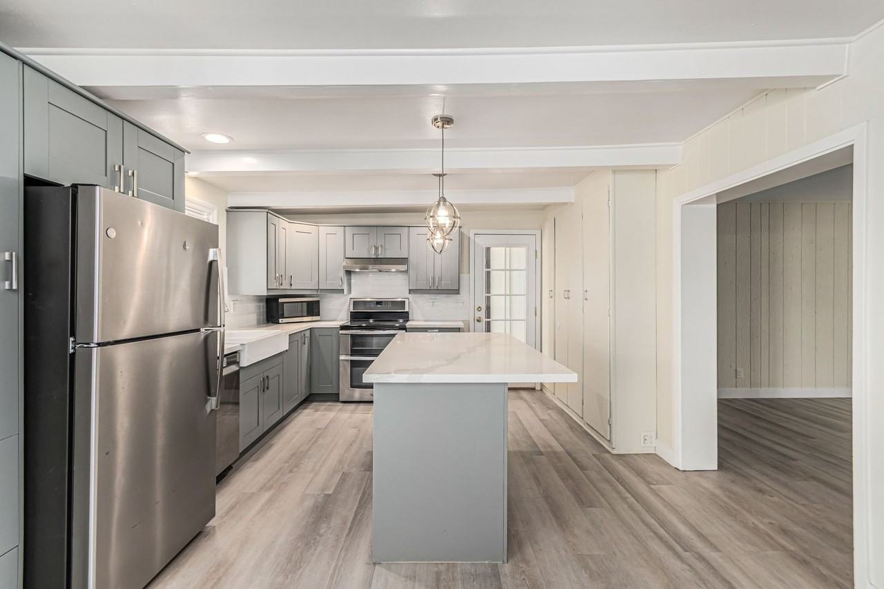 104 E La Jolla Dr - Photo 2 of 30