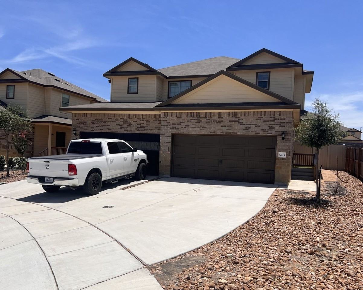 9204 Groff Landing - Photo 2 of 19