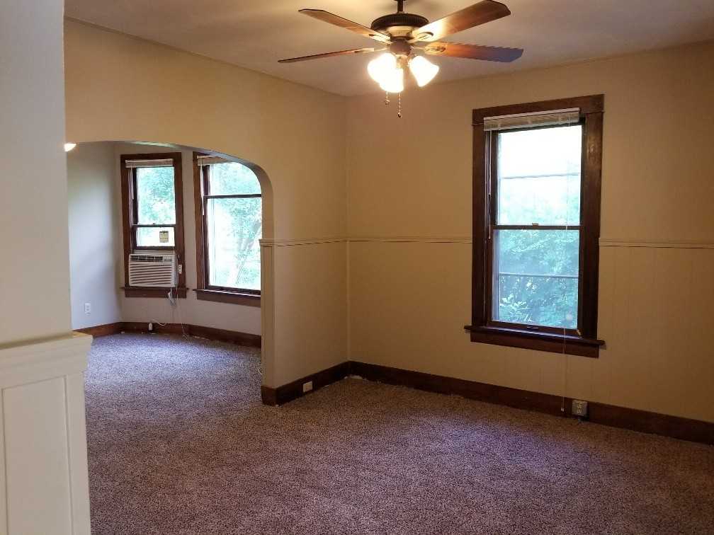2131 Drexel St - Photo 3 of 10