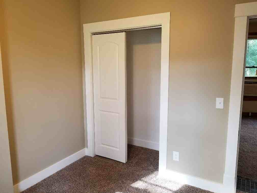 2131 Drexel St - Photo 7 of 10
